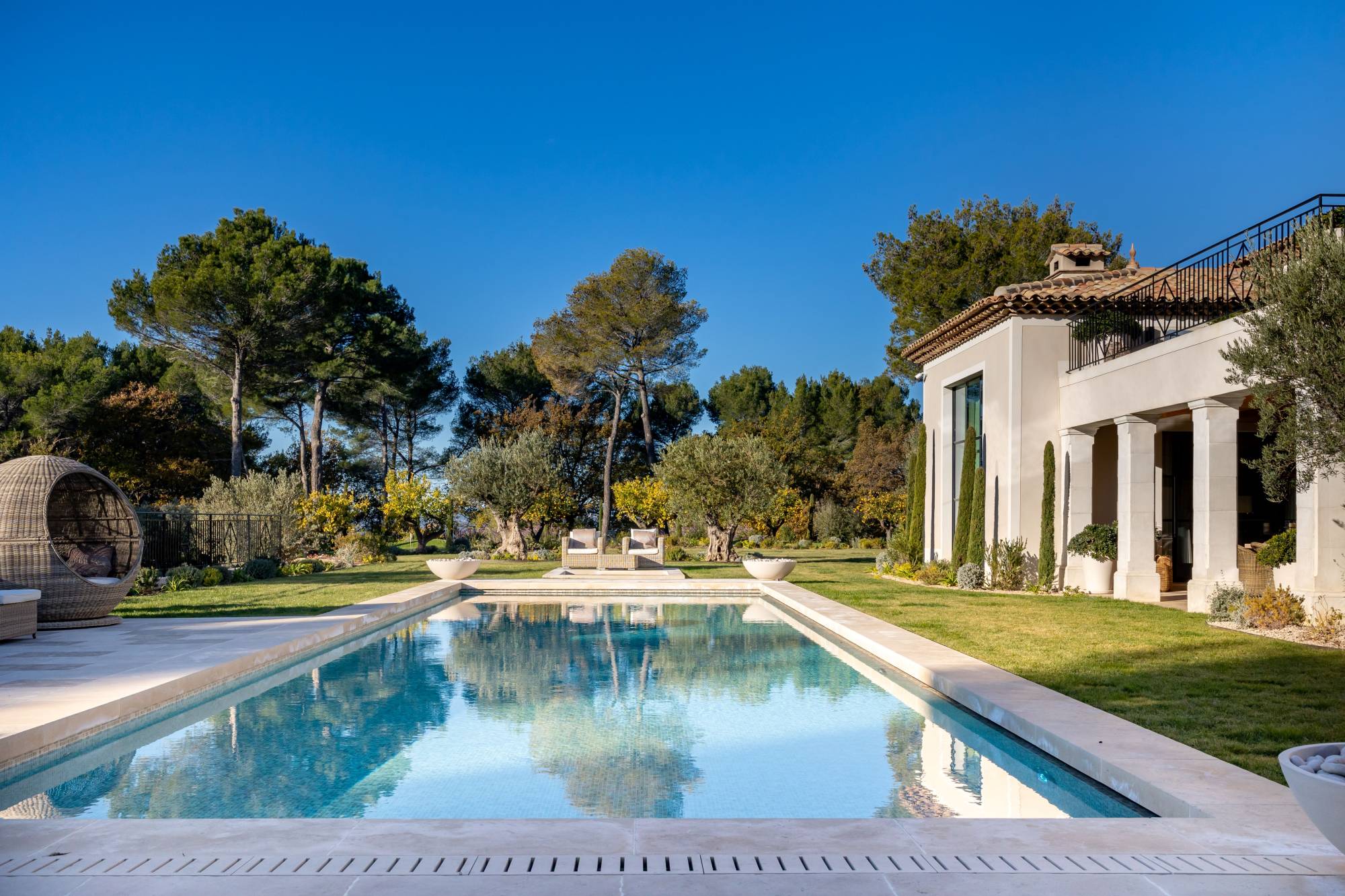 Construction d'une villa de luxe à Cannes 06 avec piscine chauffée